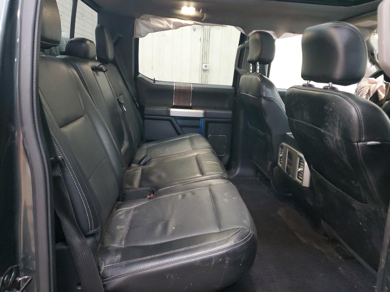 2015 Ford F-150 - Image 10