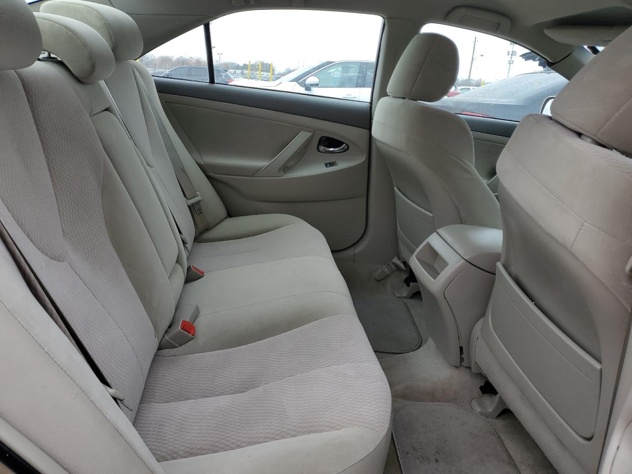 2010 Toyota Camry - Image 10