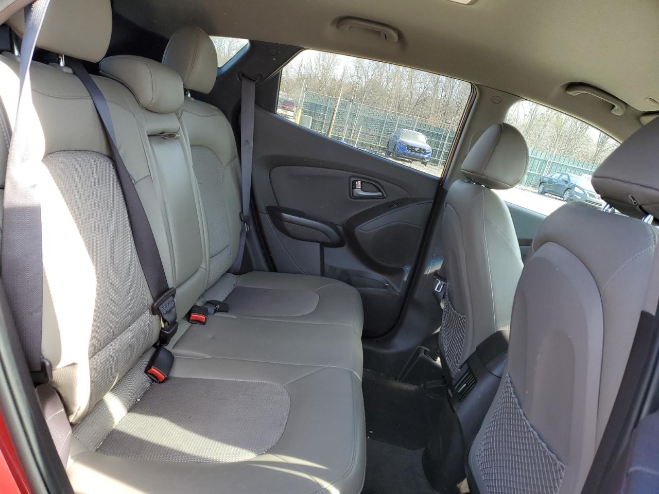 2015 Hyundai Tucson - Image 11