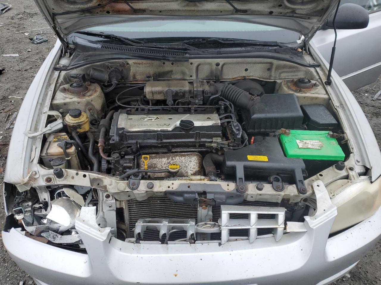 2002 Hyundai Accent - Image 11