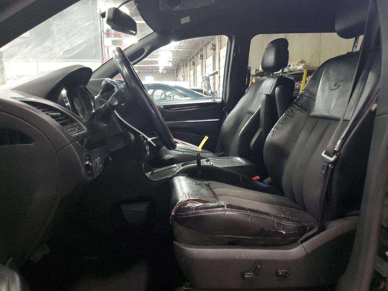 2014 Chrysler Town & Country - Image 7