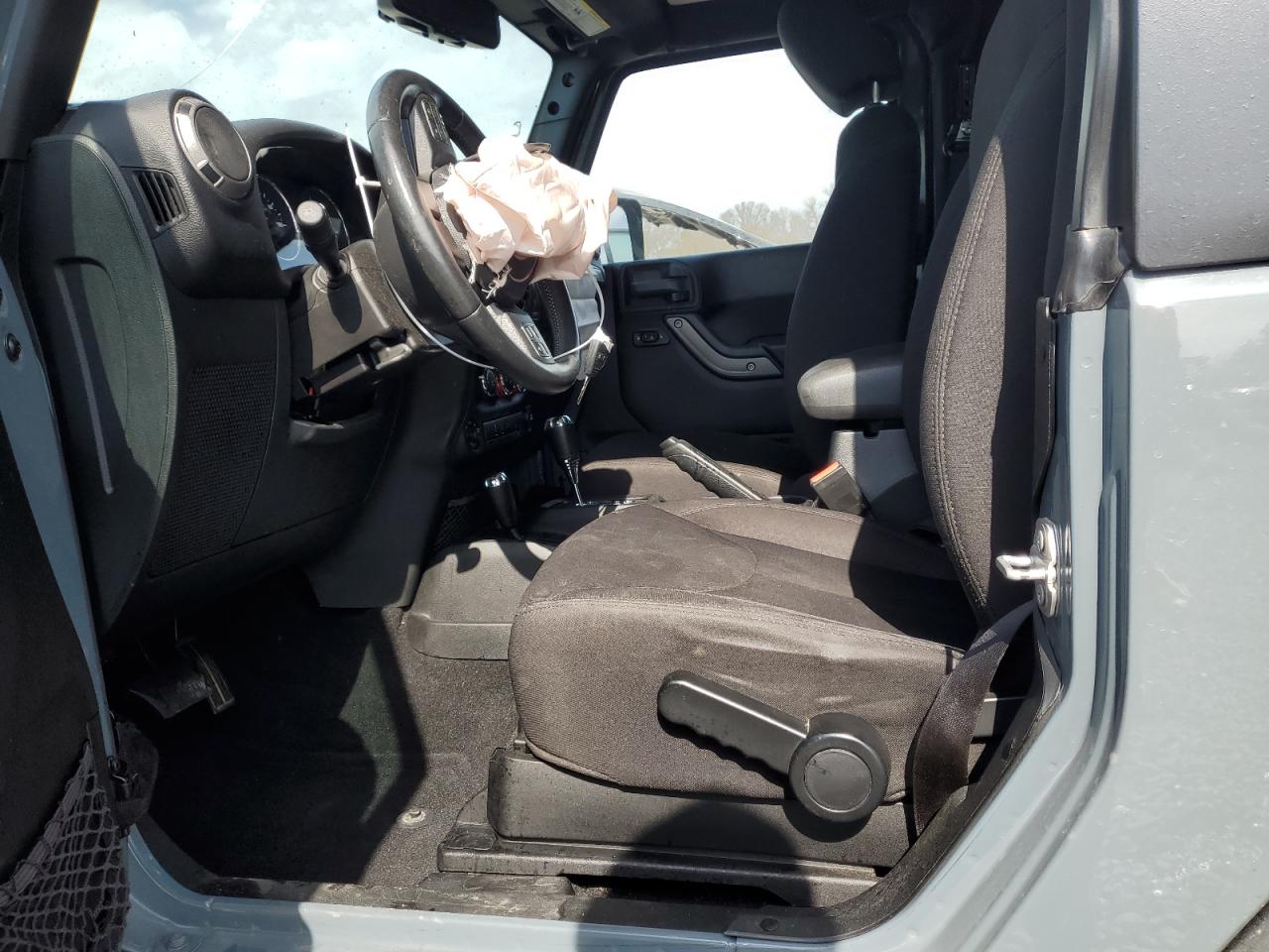 2015 Jeep Wrangler - Image 7