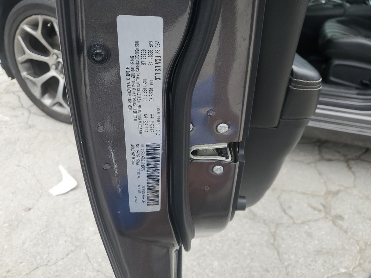 2018 Chrysler 300 - Image 13