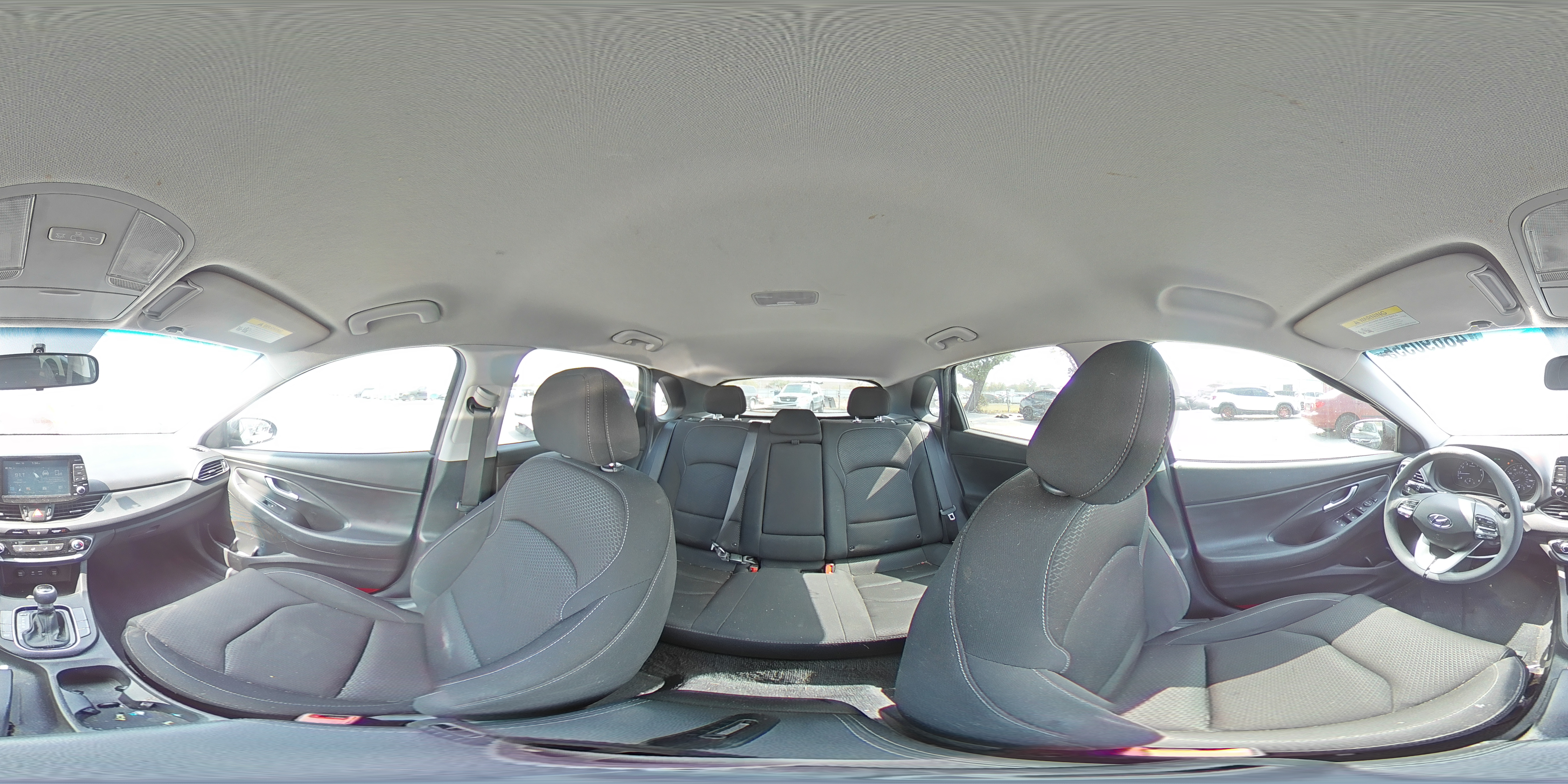 2019 Hyundai Elantra - Image 13