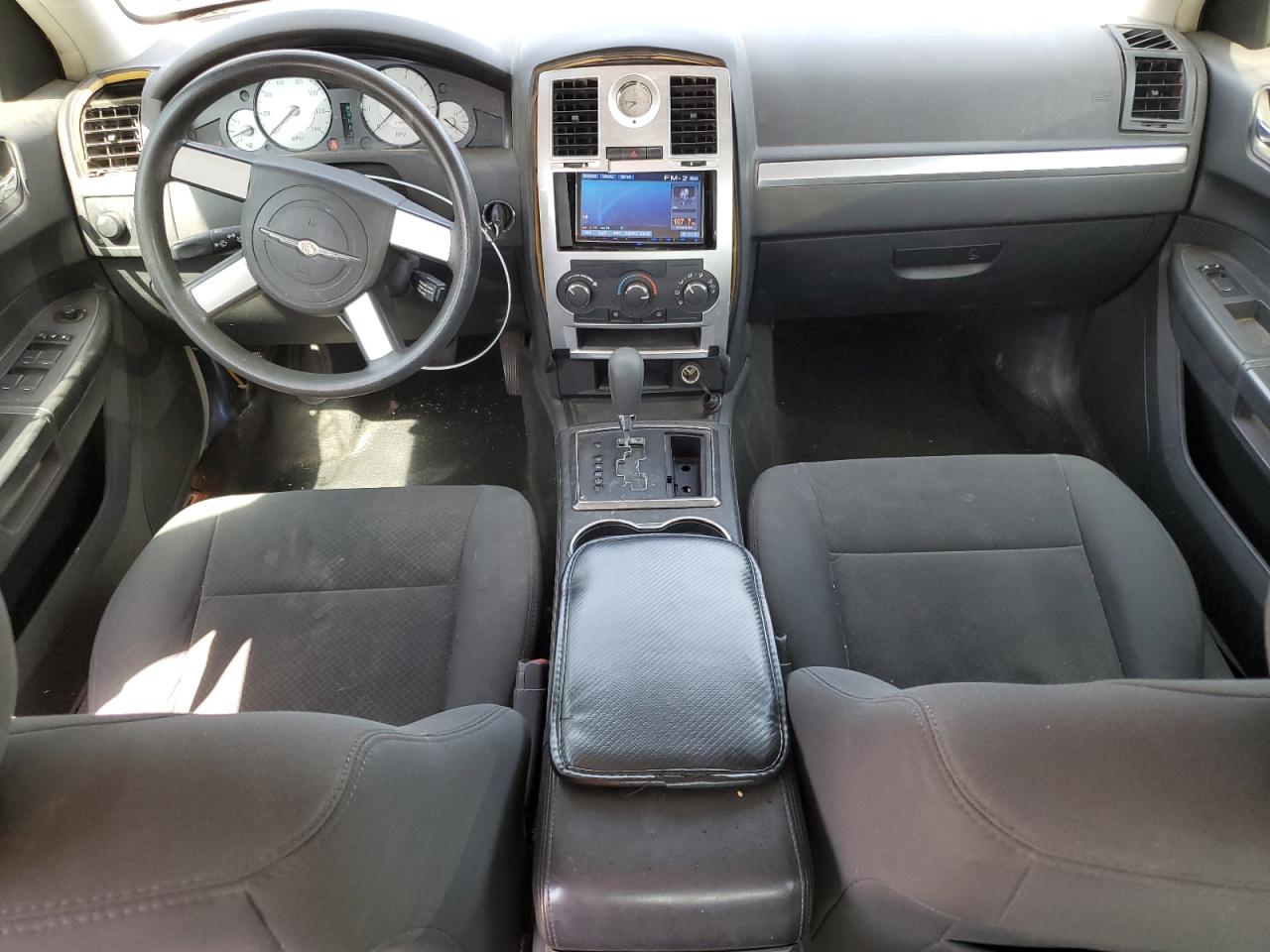 2009 Chrysler 300 - Image 8