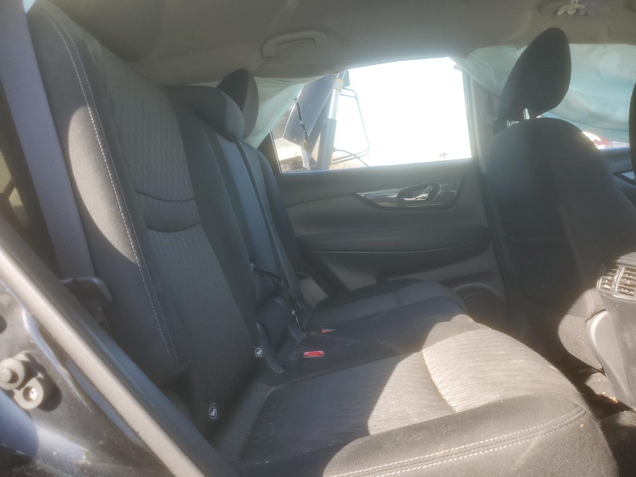 2017 Nissan Rogue - Image 11