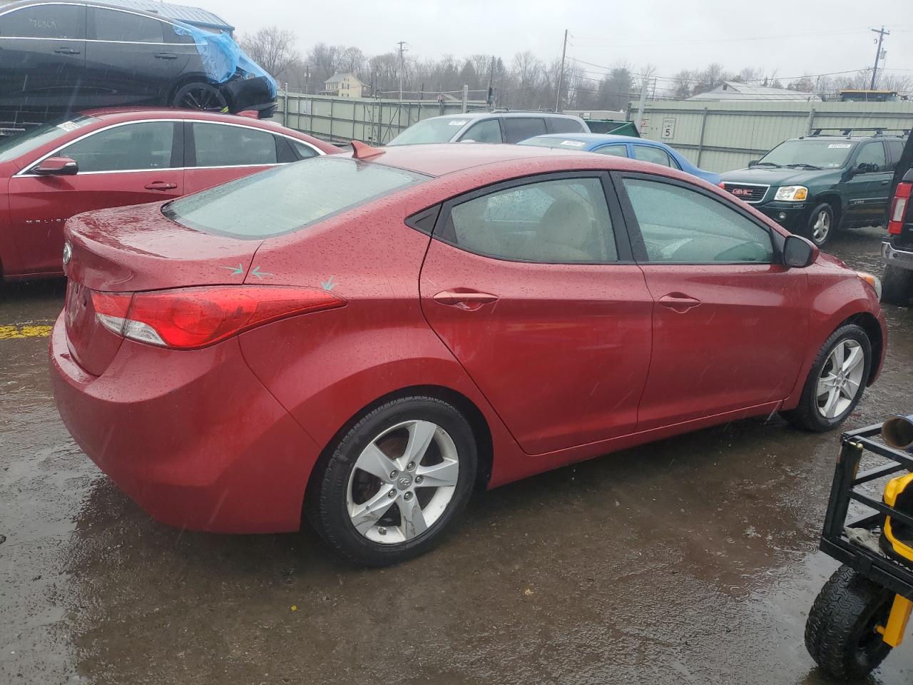 2013 Hyundai Elantra - Image 3