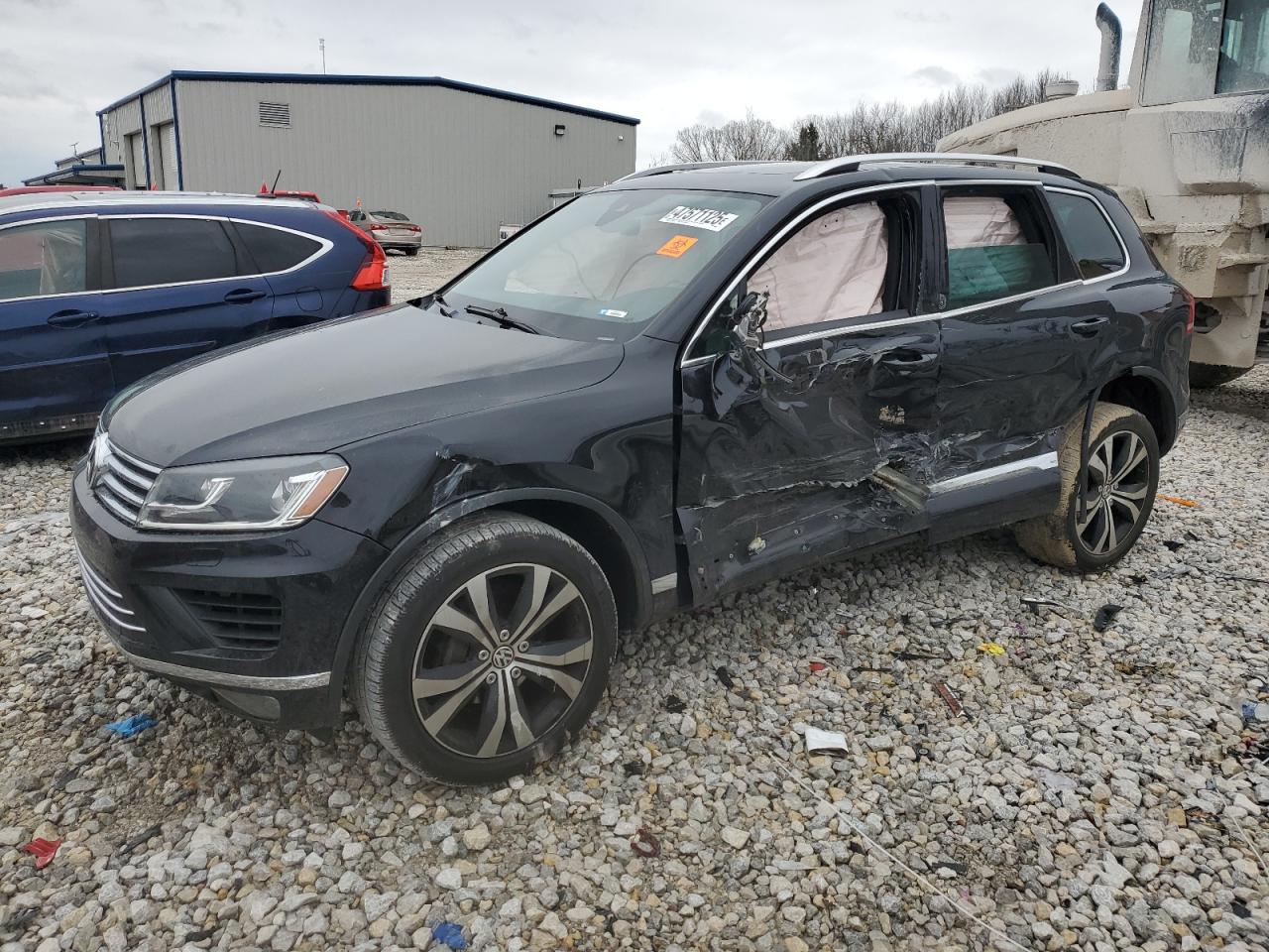 2017 Volkswagen Touareg - Image 1