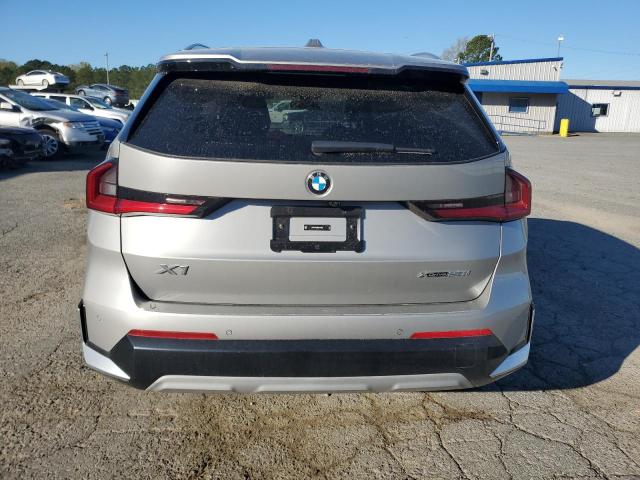  BMW X1 2024 Srebrny