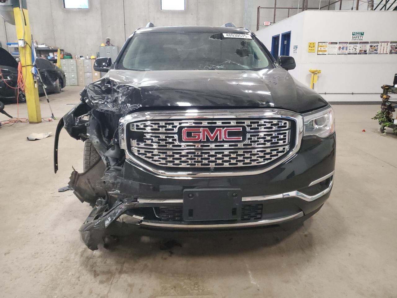 2017 GMC Acadia - Image 5
