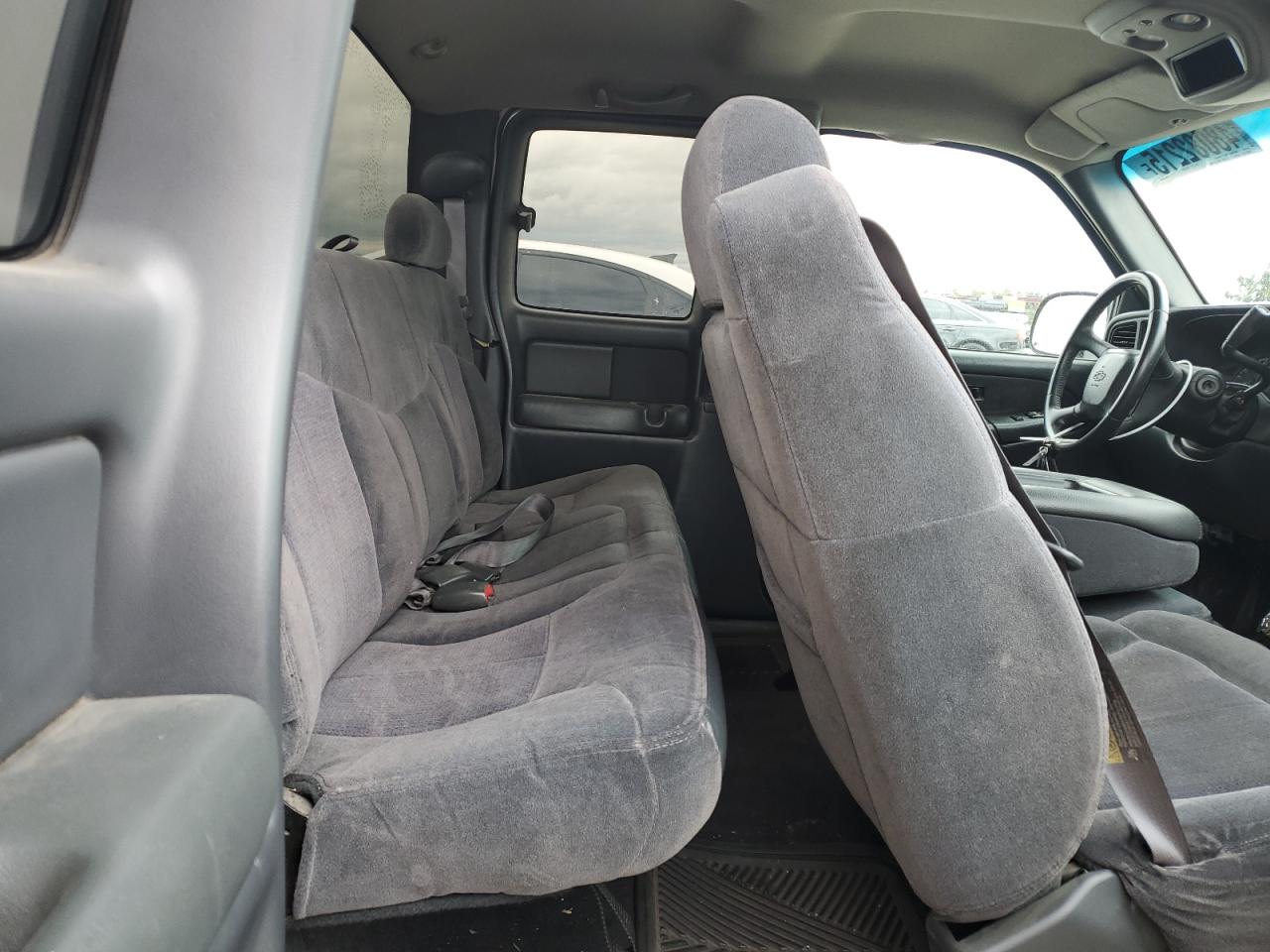 2001 Chevrolet Silverado - Image 10