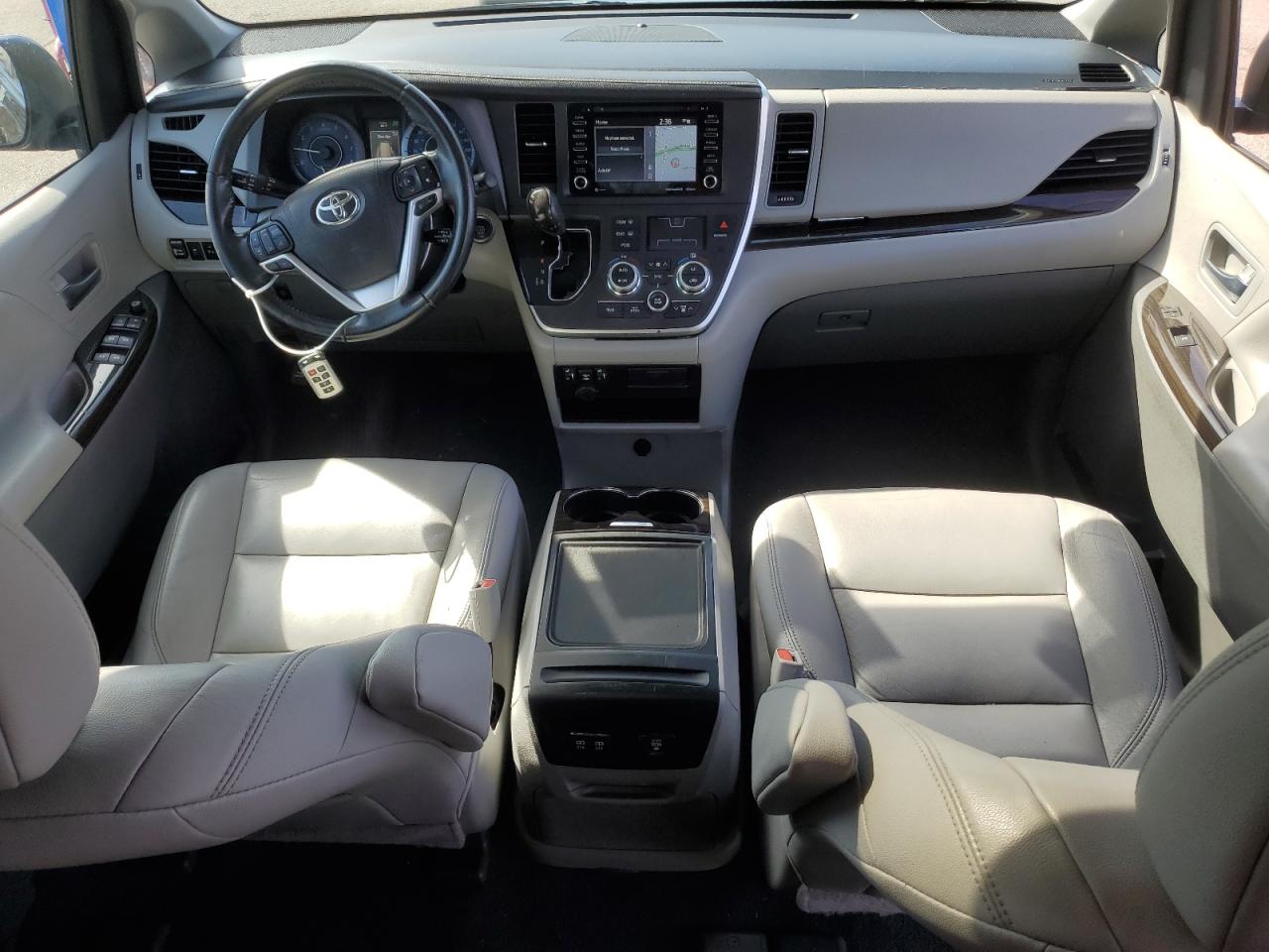 2020 Toyota Sienna - Image 8