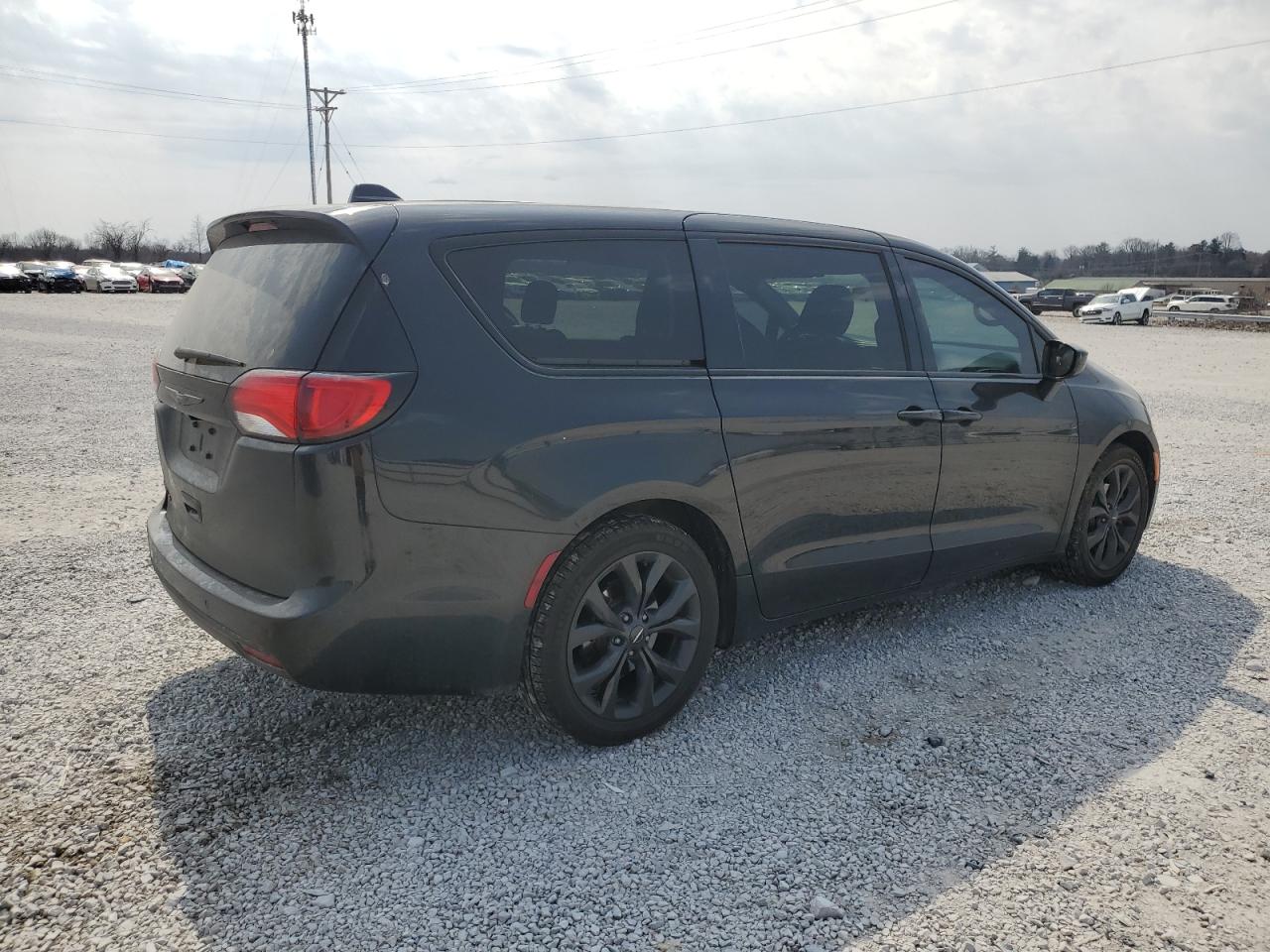2018 Chrysler Pacifica - Image 3