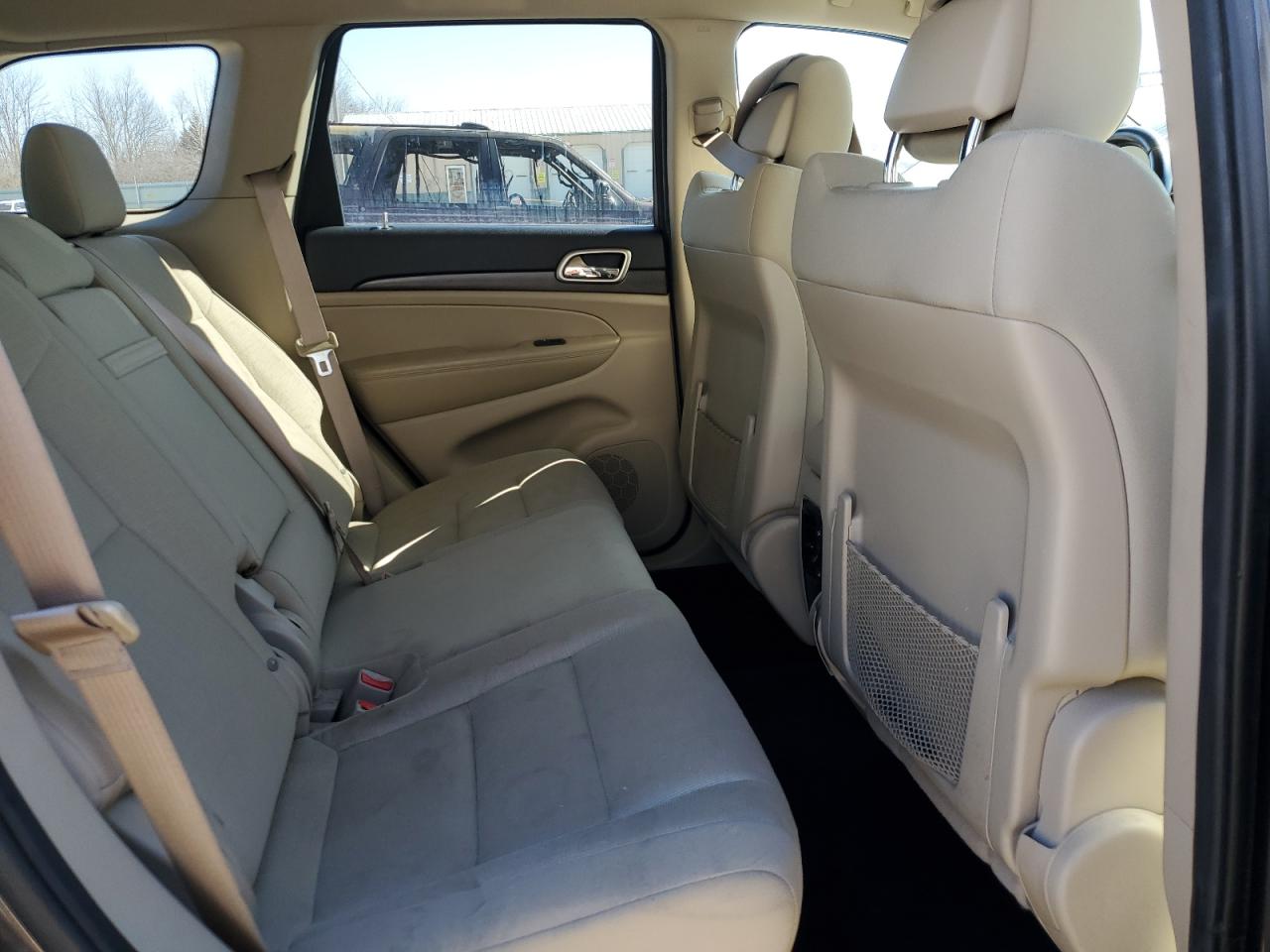 2014 Jeep Grand Cherokee - Image 11