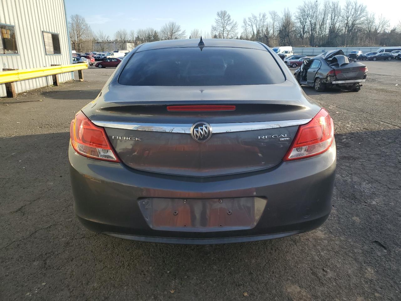 2011 Buick Regal - Image 6