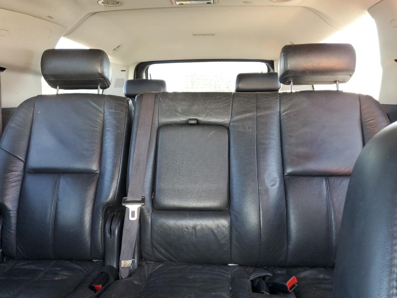2007 GMC Yukon - Image 10
