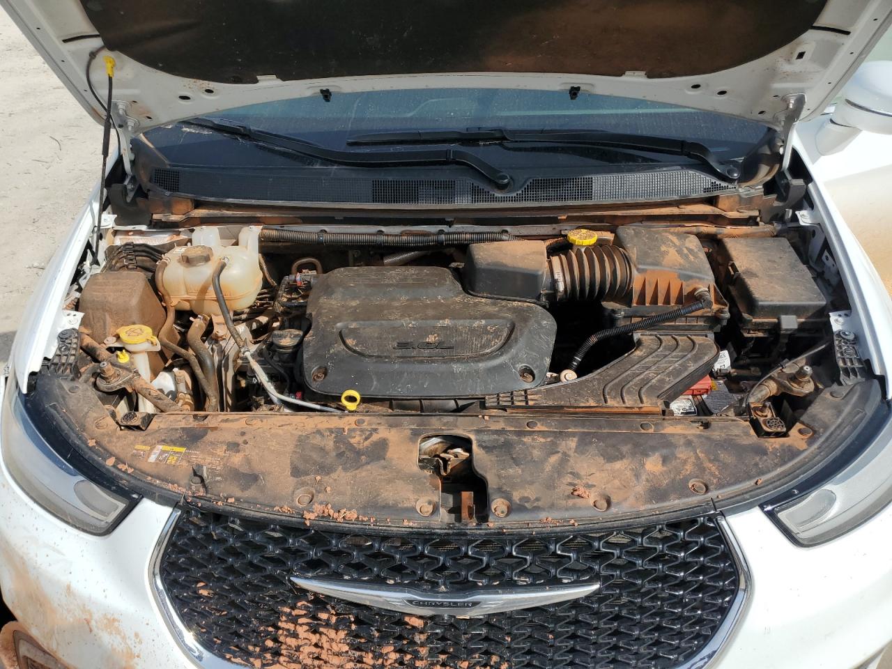 2022 Chrysler Pacifica - Image 12