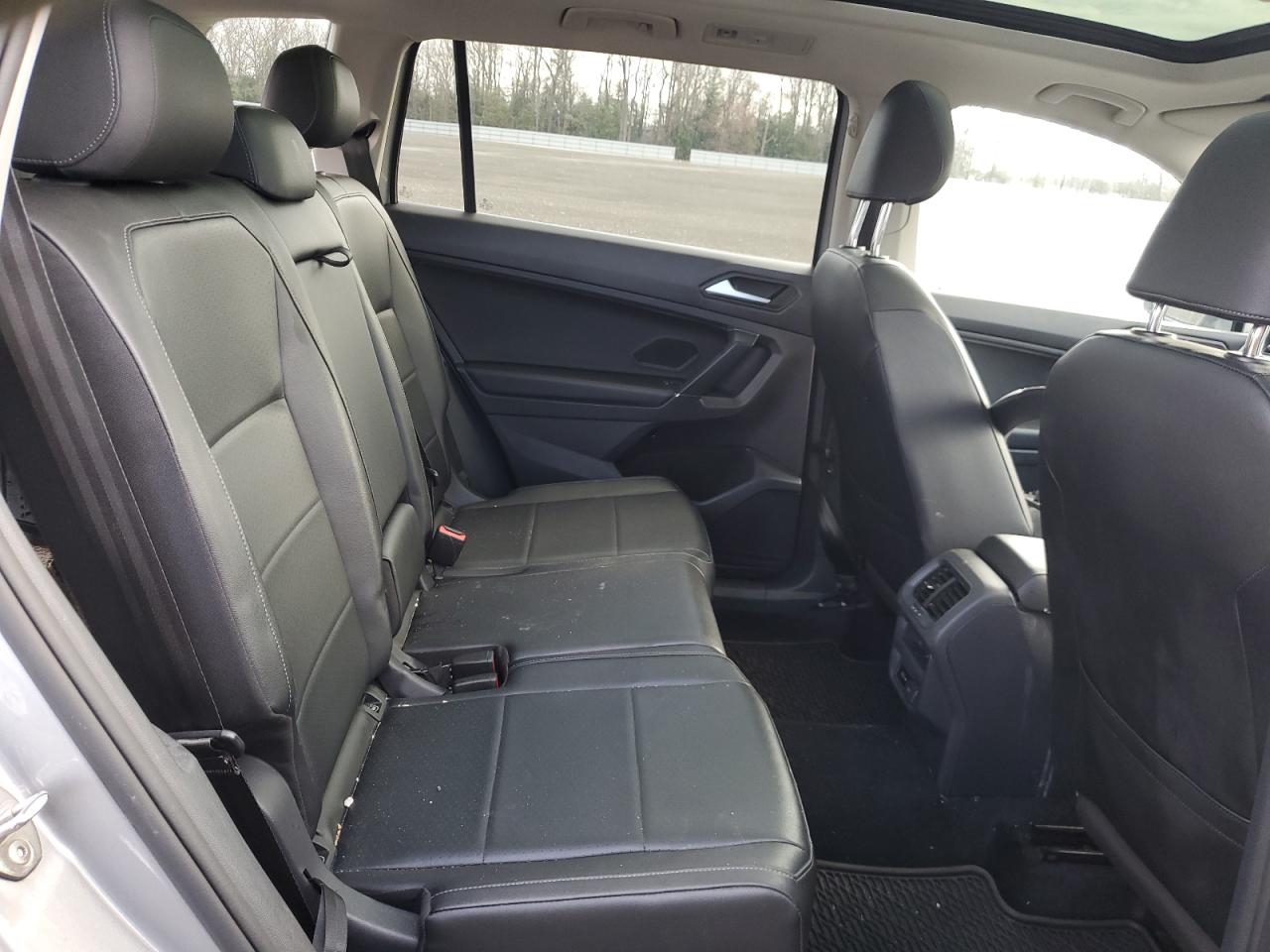 2020 Volkswagen Tiguan - Image 11