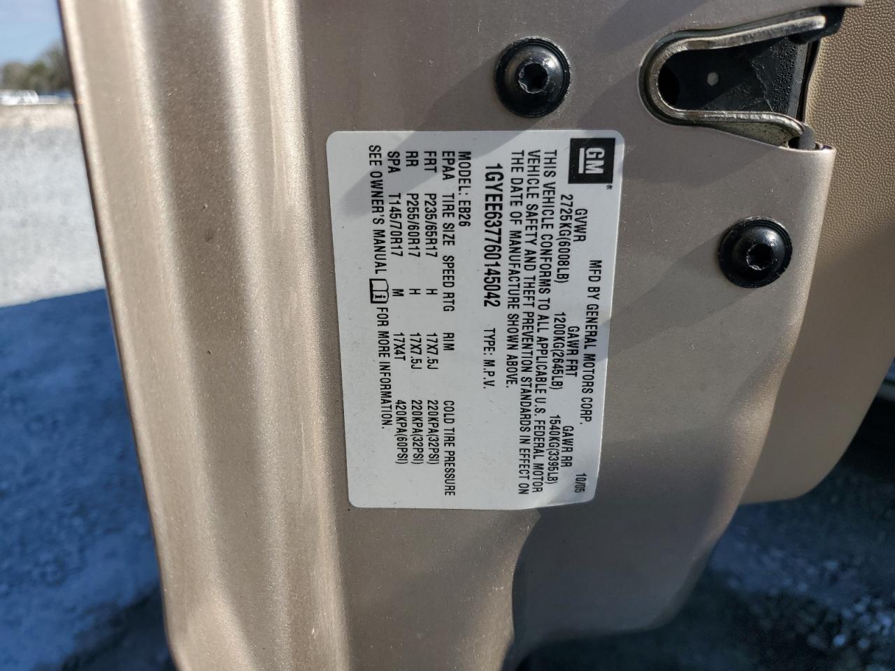 2006 Cadillac SRX - Image 13