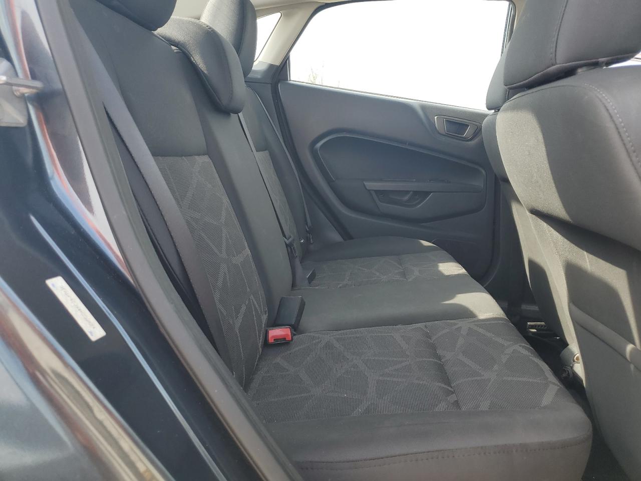 2011 Ford Fiesta - Image 10