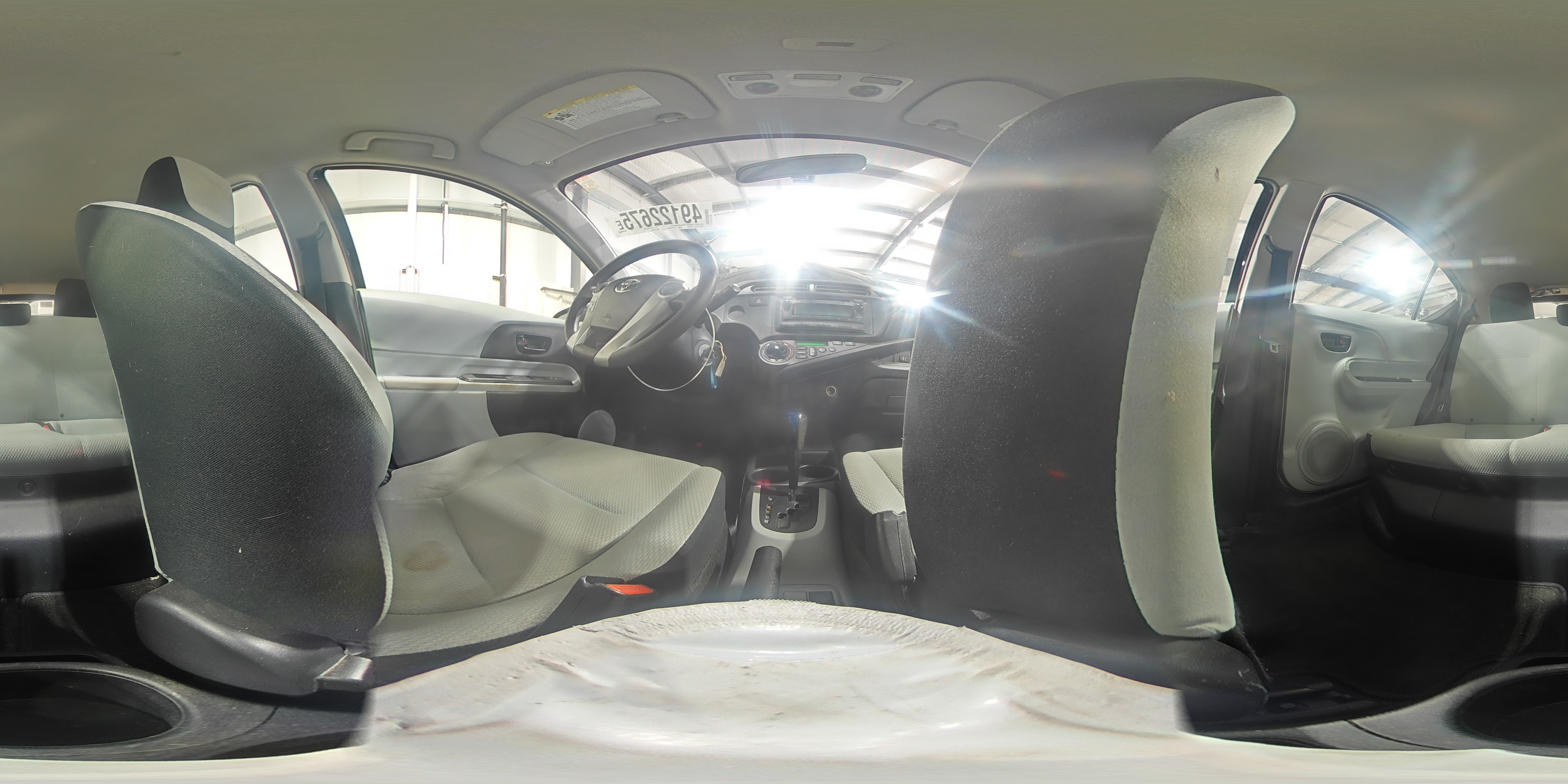 2013 Toyota Prius - Image 14