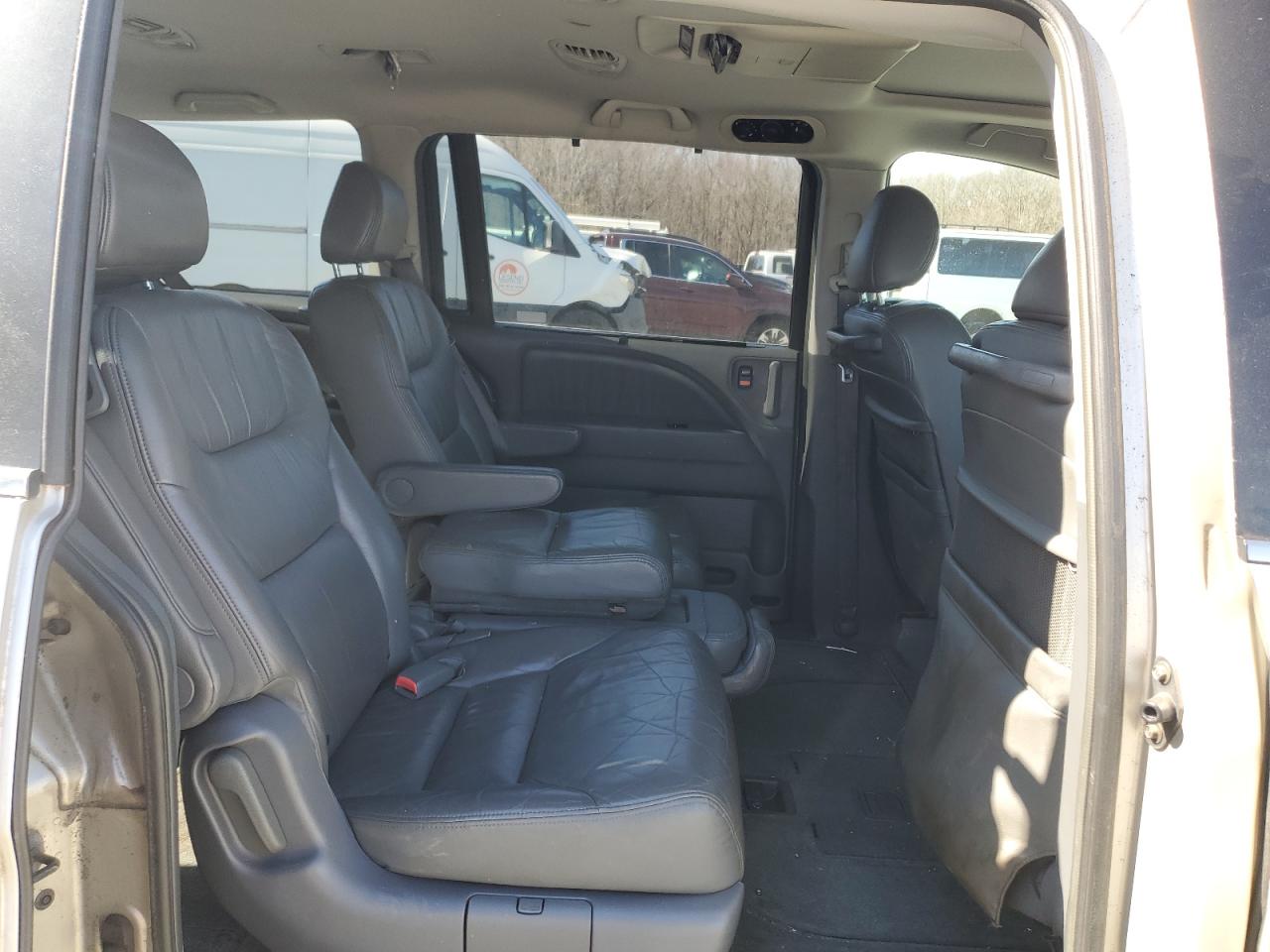 2005 Honda Odyssey - Image 11