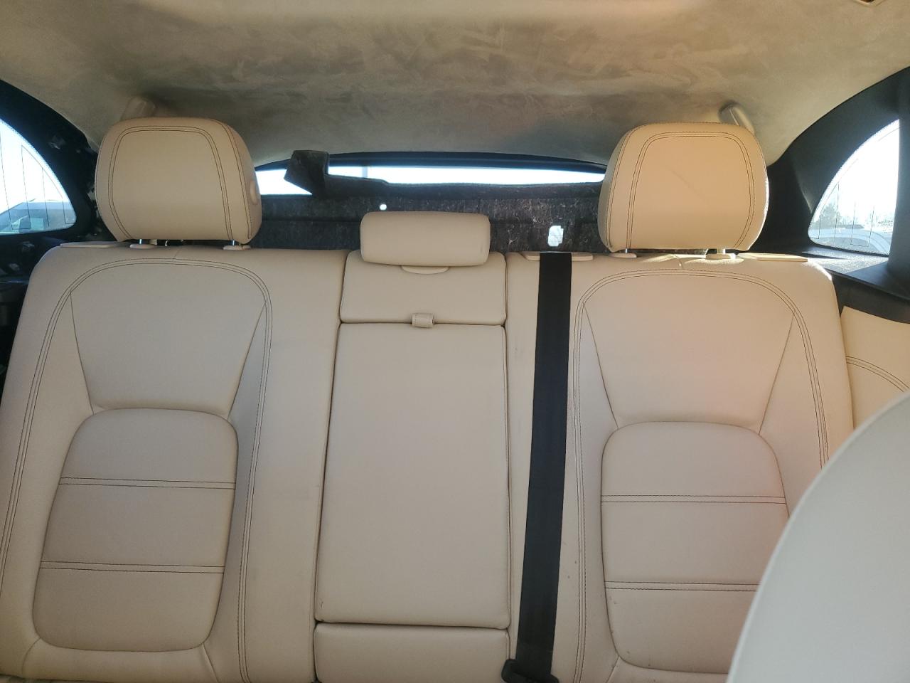 2019 Jaguar F-Pace - Image 10