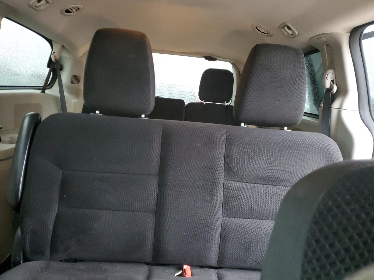 2019 Dodge Caravan - Image 10