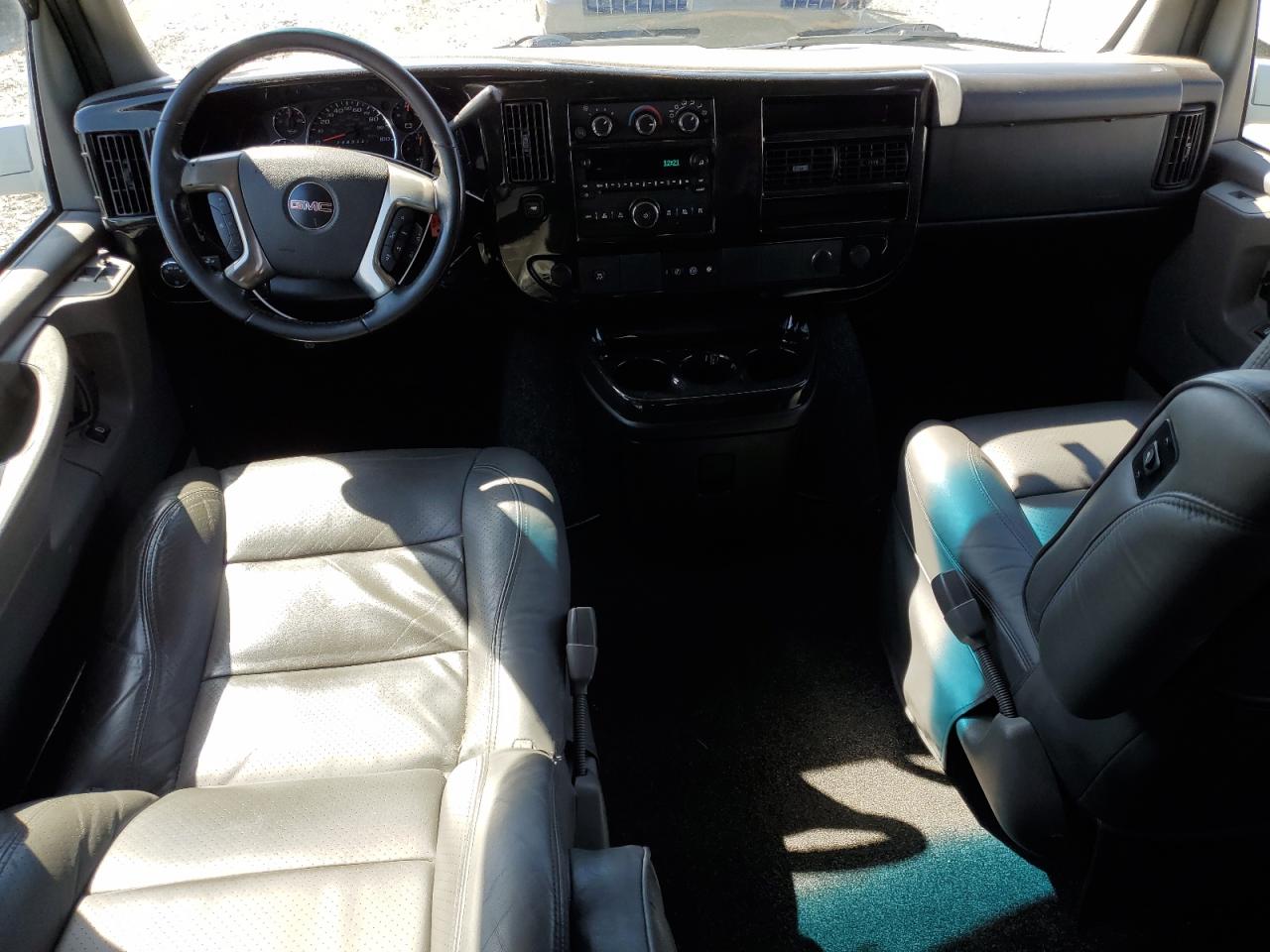 2011 GMC Savana - Image 8