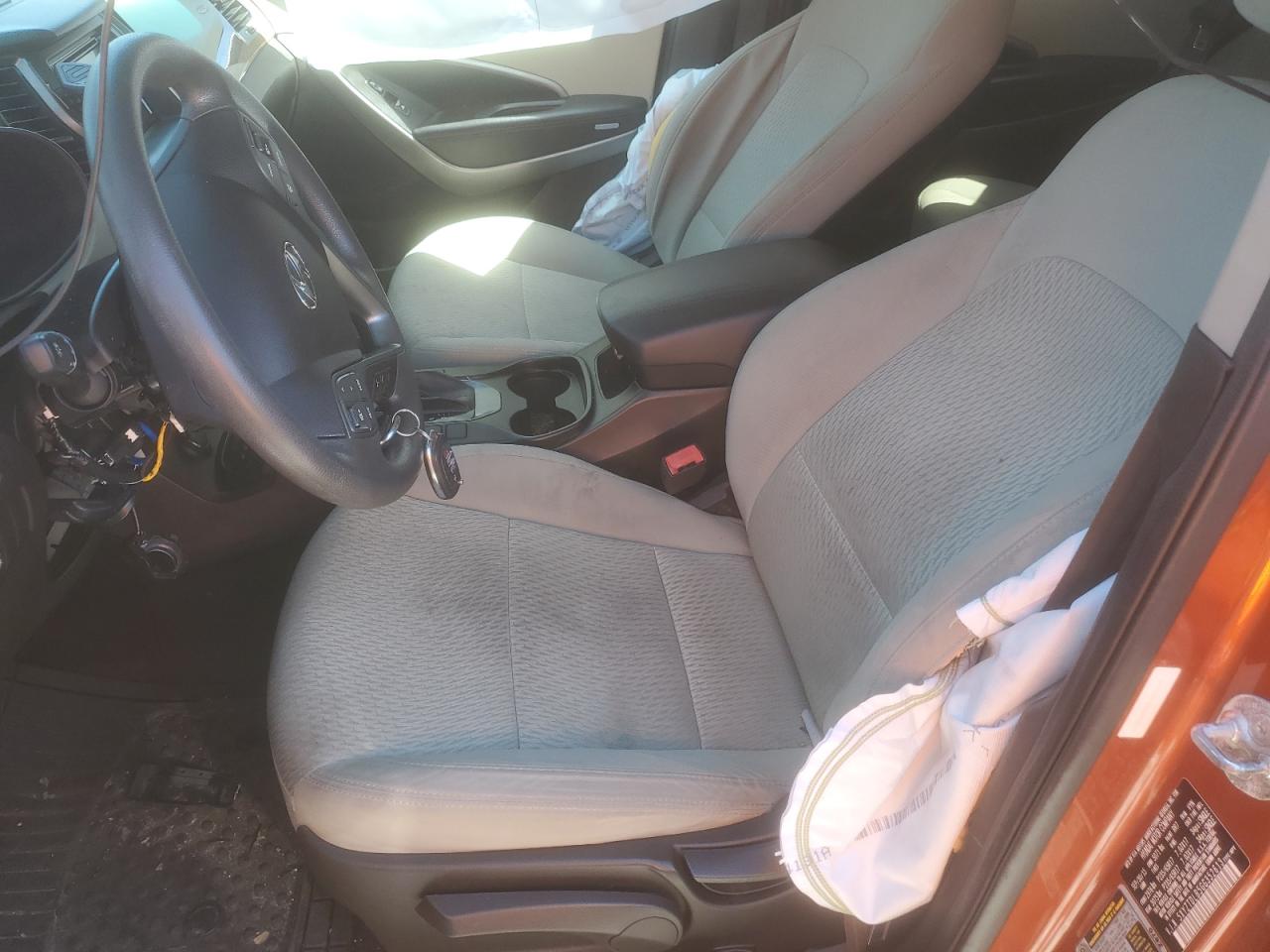 2016 Hyundai Santa Fe - Image 7
