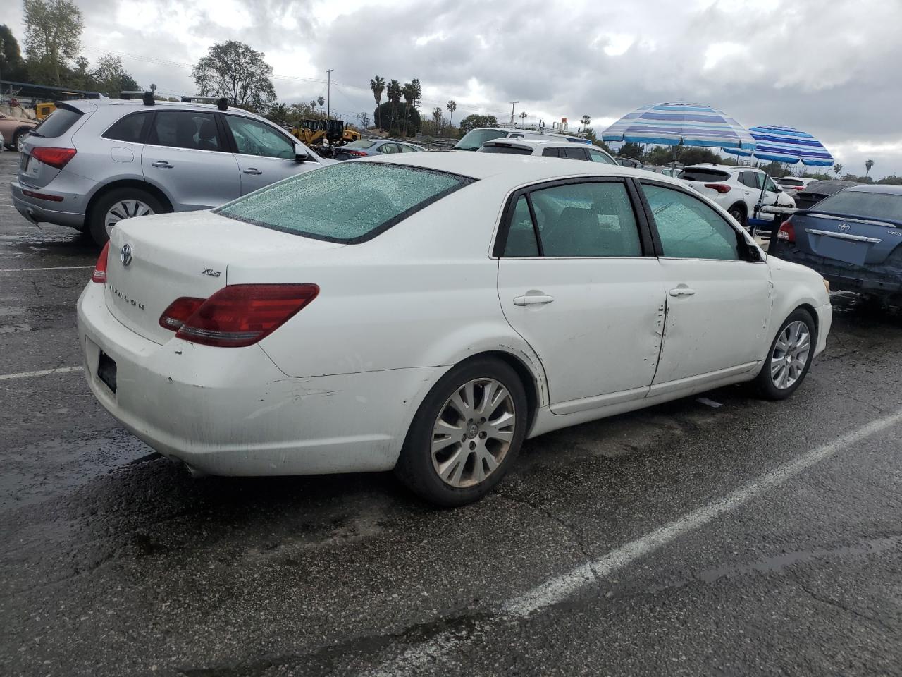 2008 Toyota Avalon - Image 3