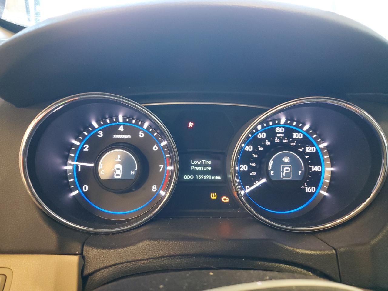 2014 Hyundai Sonata - Image 9