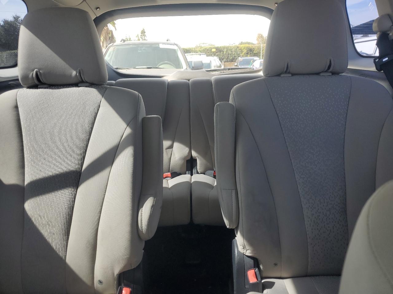 2012 Mazda 5 - Image 10