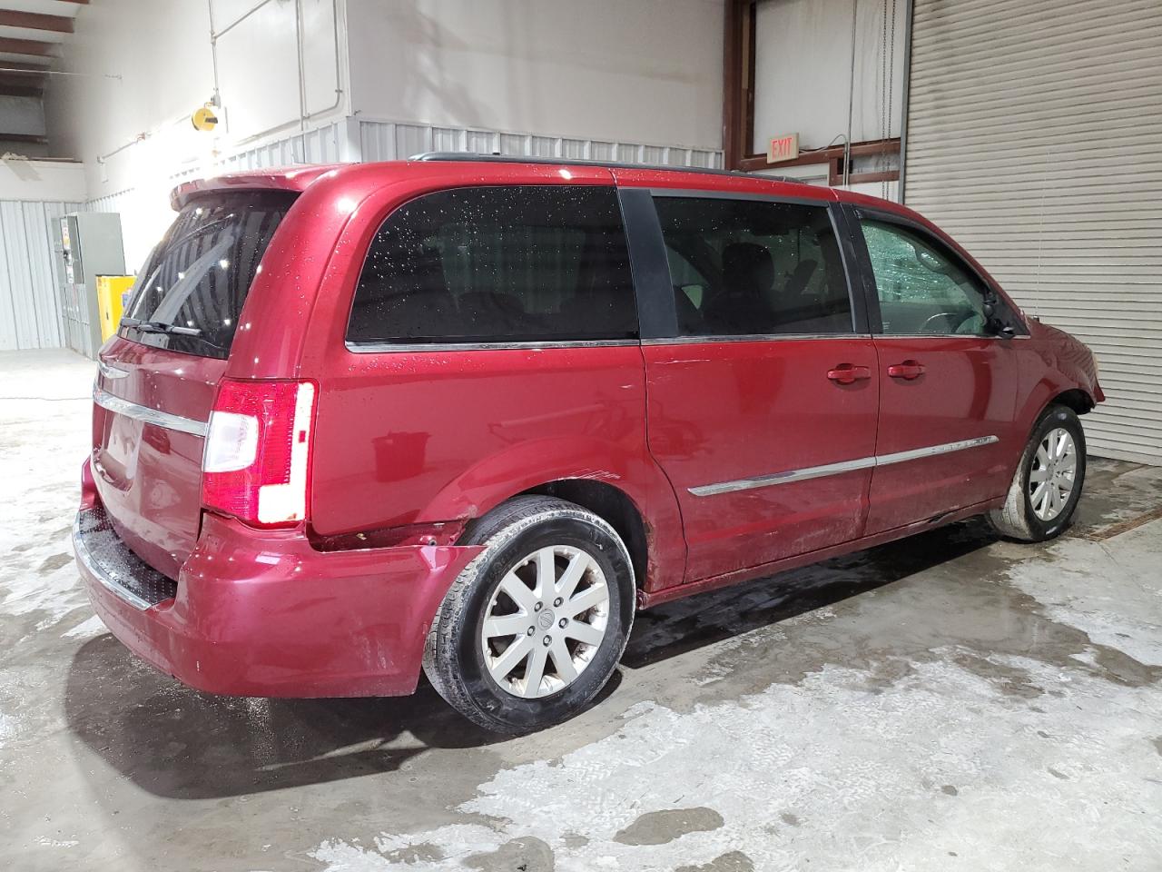 2014 Chrysler Town & Country - Image 3