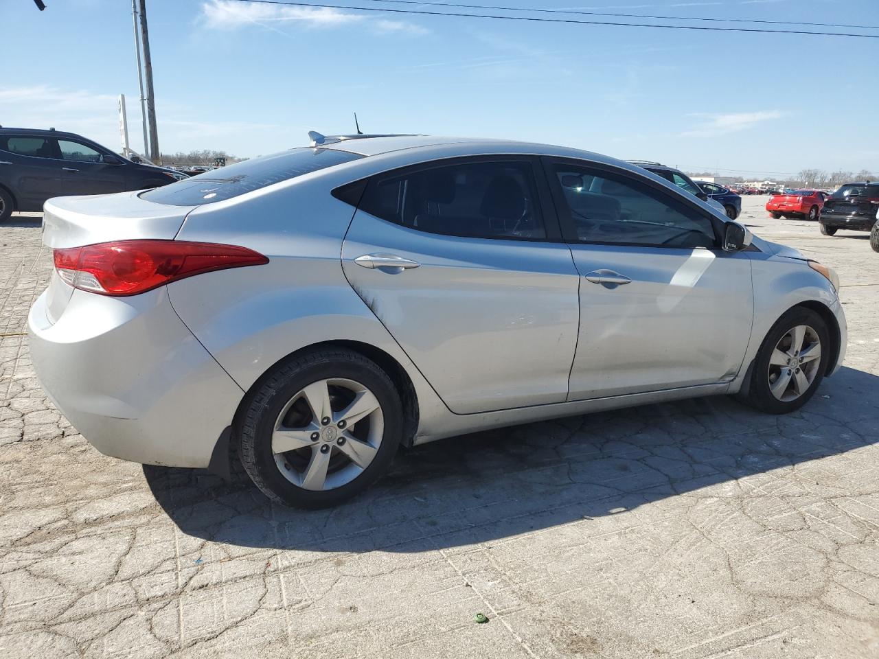 2013 Hyundai Elantra - Image 3