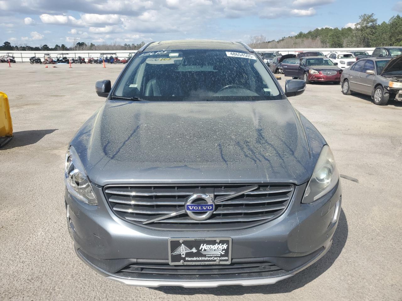 2017 Volvo XC60 - Image 5