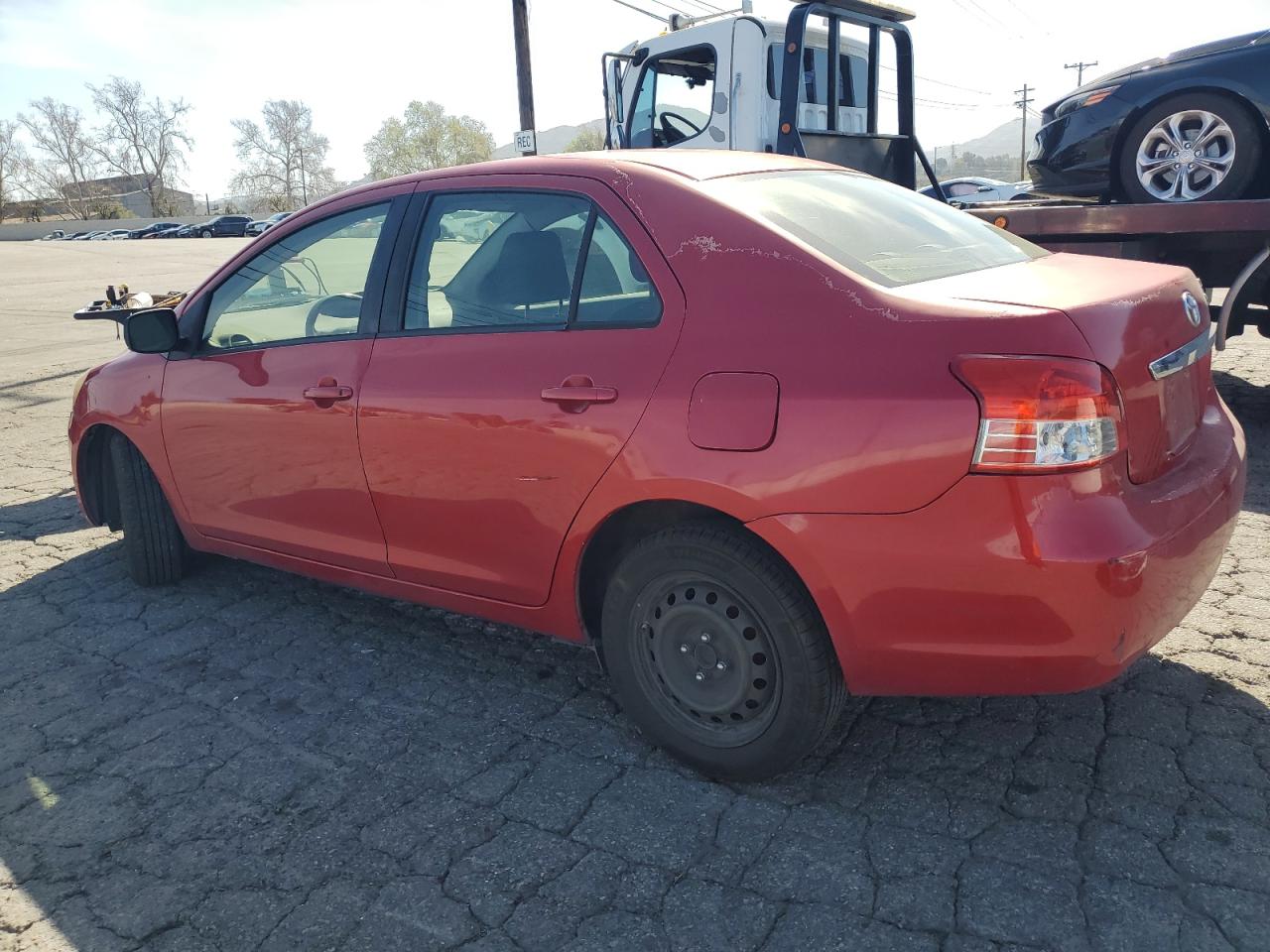 2012 Toyota Yaris - Image 2