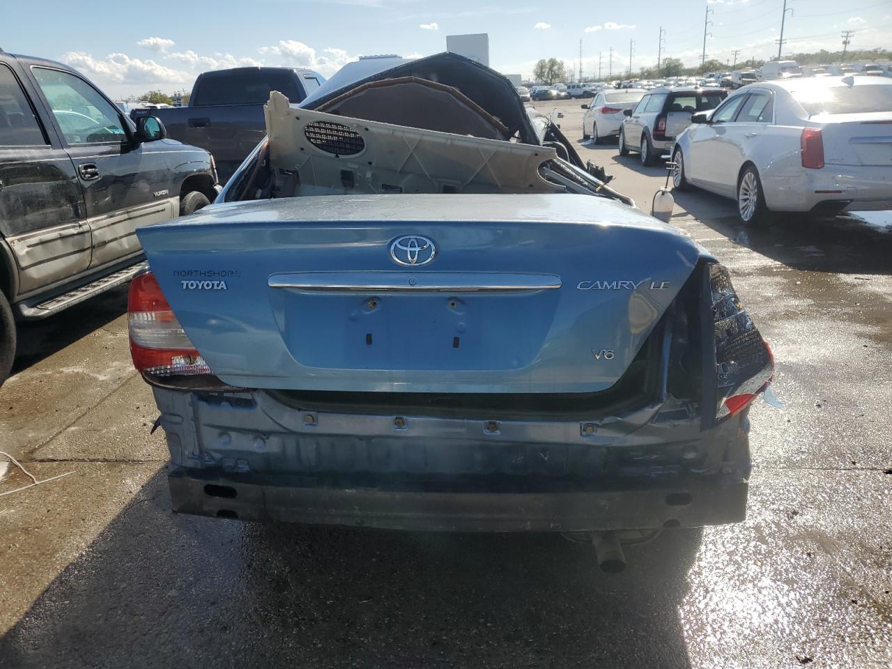 2003 Toyota Camry Le VIN: 4T1BF32K53U555042 Lot: 49998285