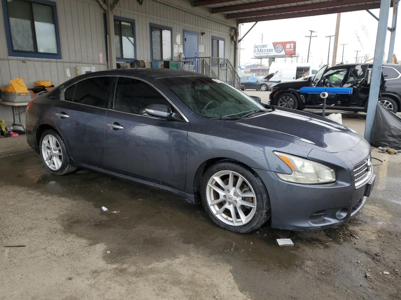 2009 Nissan Maxima - Image 4