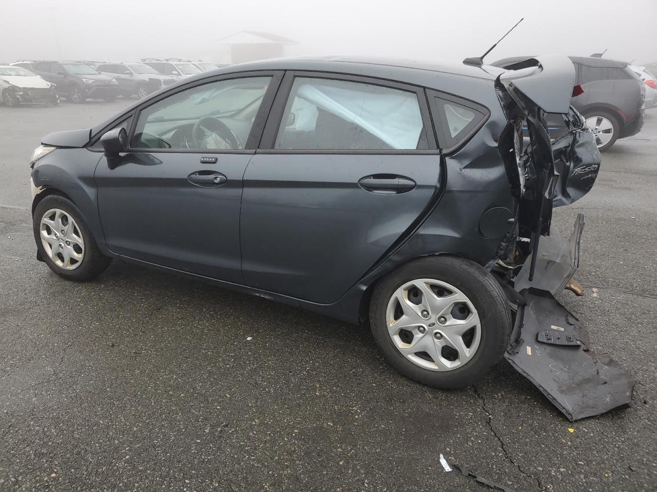 2011 Ford Fiesta - Image 2