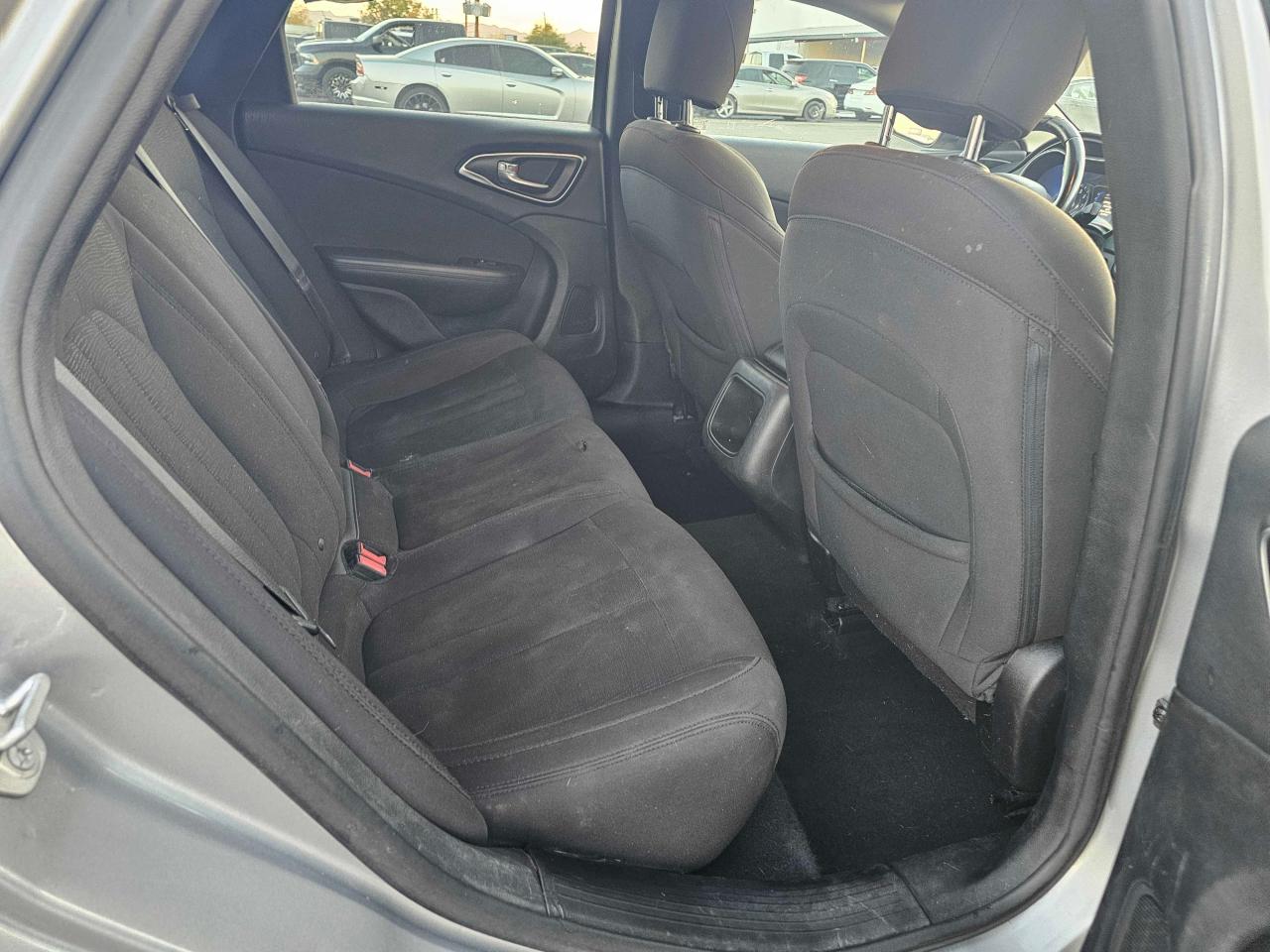 2015 Chrysler 200 Limited VIN: 1C3CCCABSFN676152 Lot: 50108825