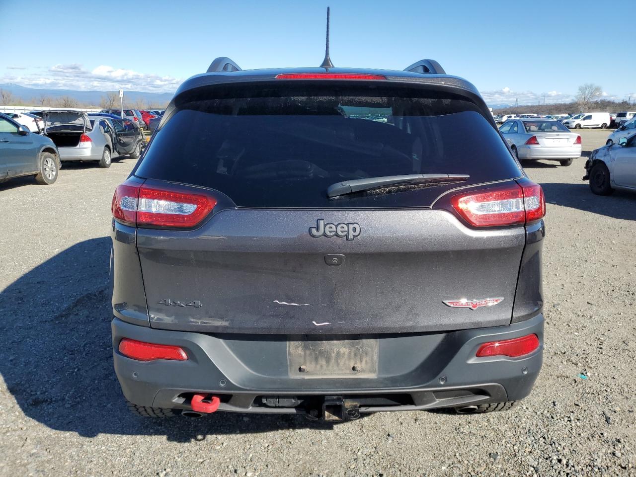 2018 Jeep Cherokee - Image 6