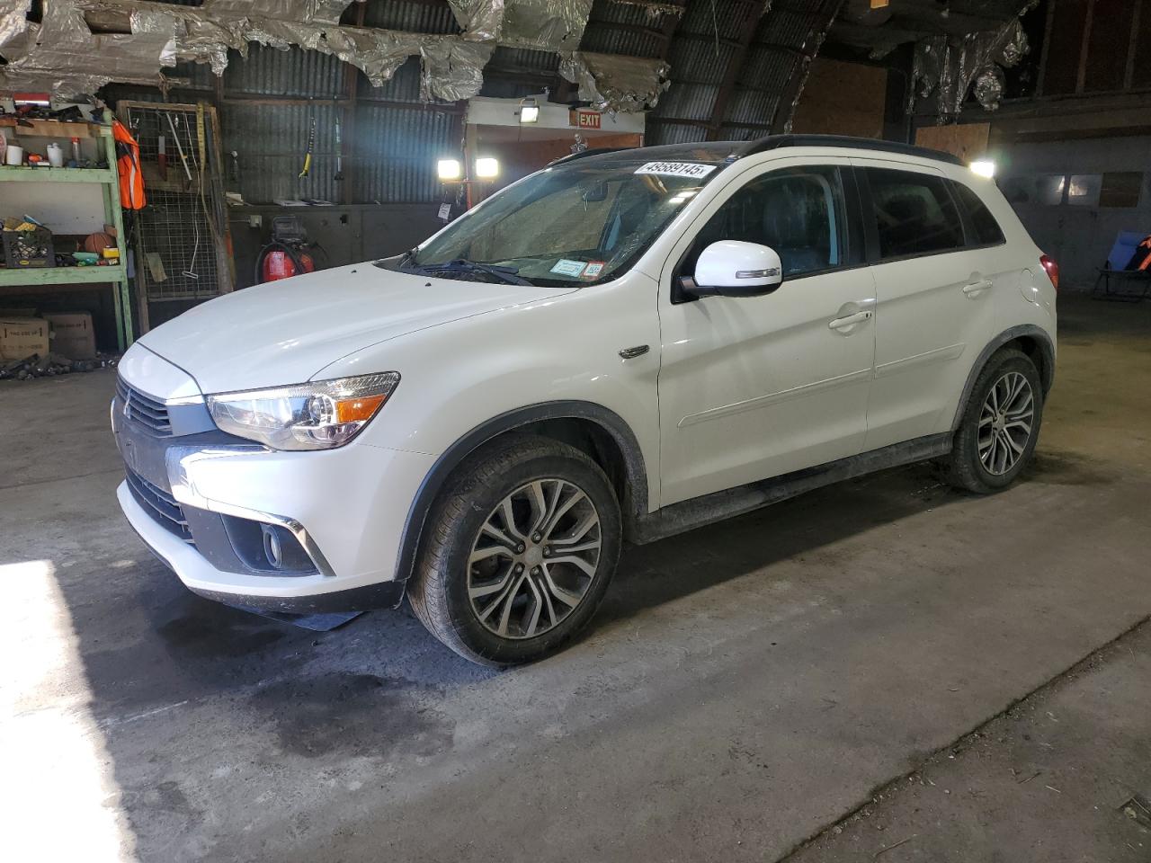 2016 Mitsubishi Outlander - Image 1