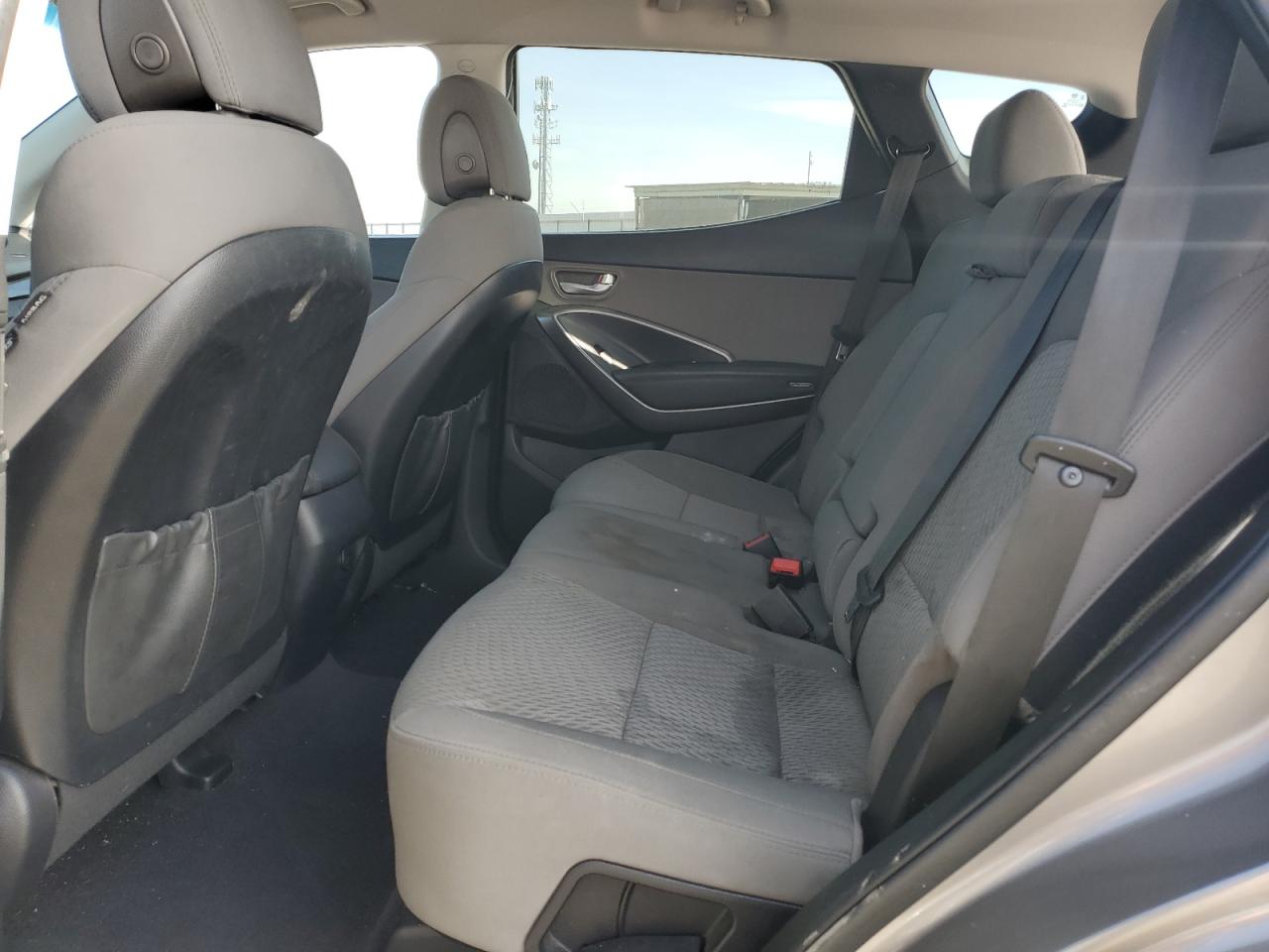 2018 Hyundai Santa Fe - Image 11