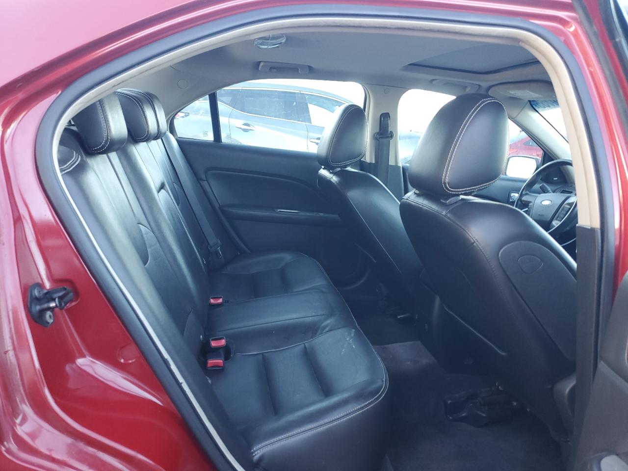 2010 Ford Fusion - Image 10