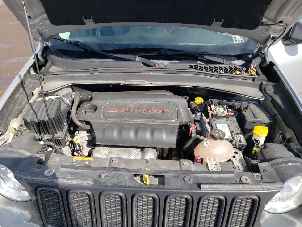 2016 Jeep Renegade - Image 12