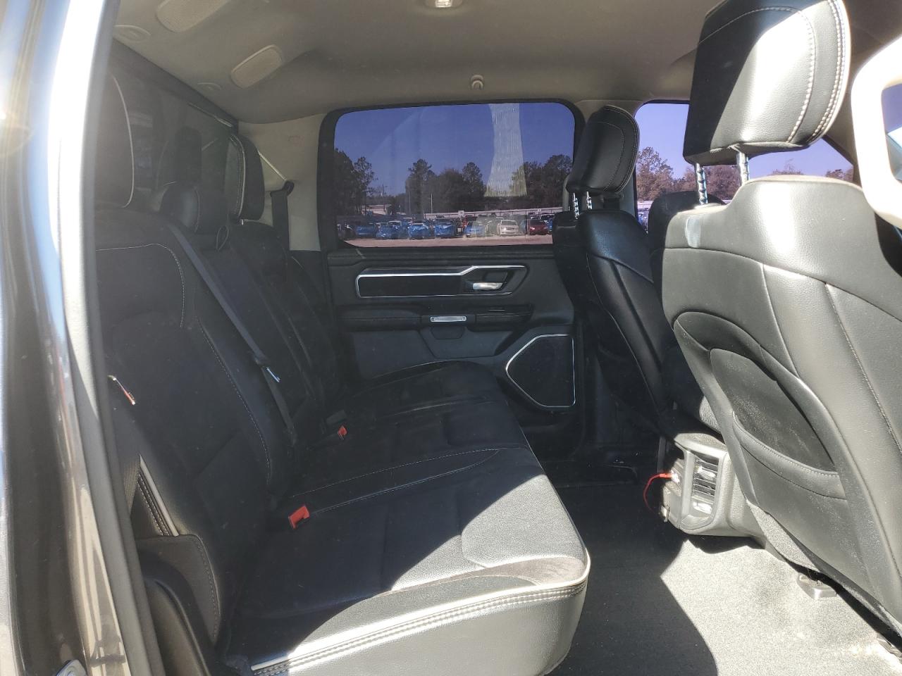 2022 RAM 1500 - Image 10