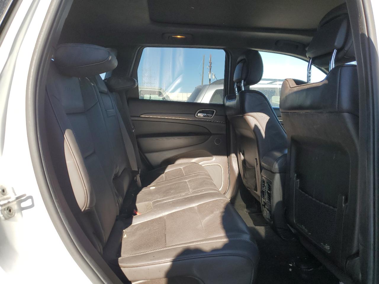 2014 Jeep Grand Cherokee - Image 11