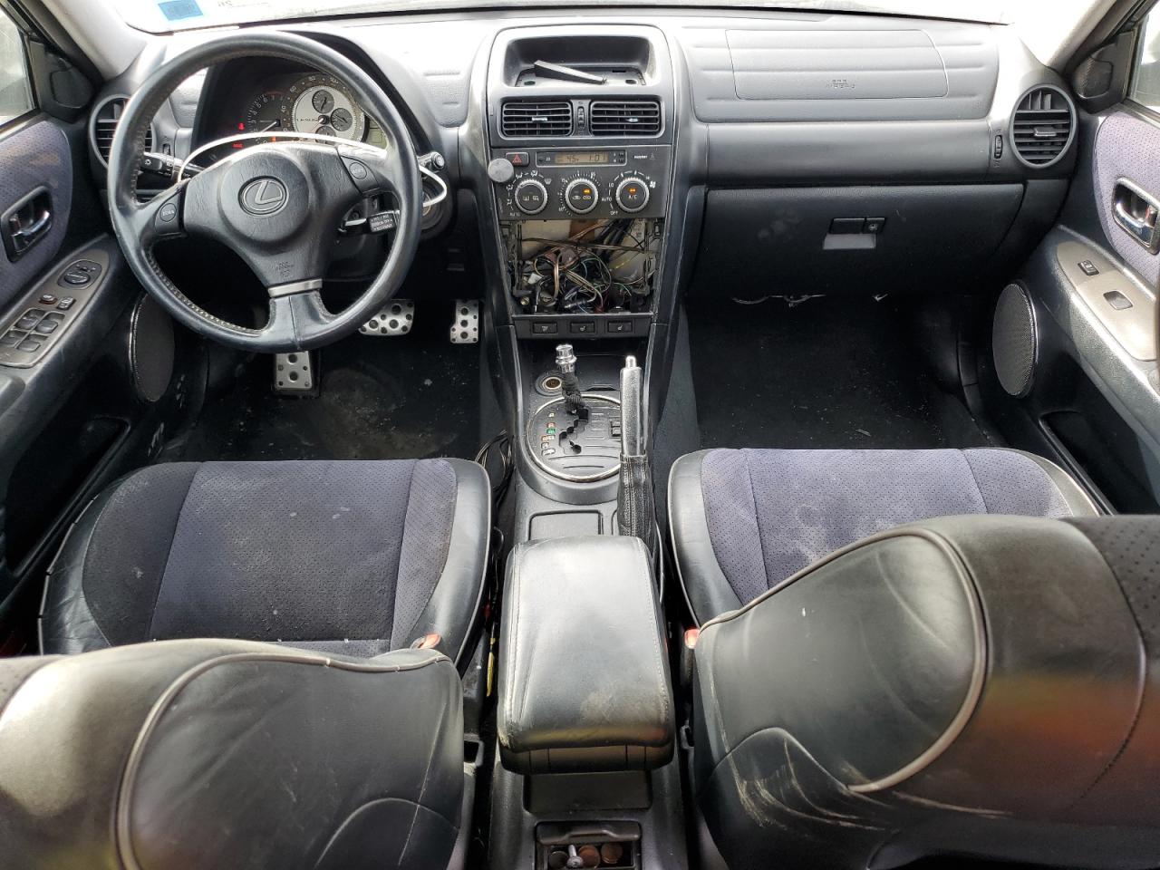 2002 Lexus IS - Image 8