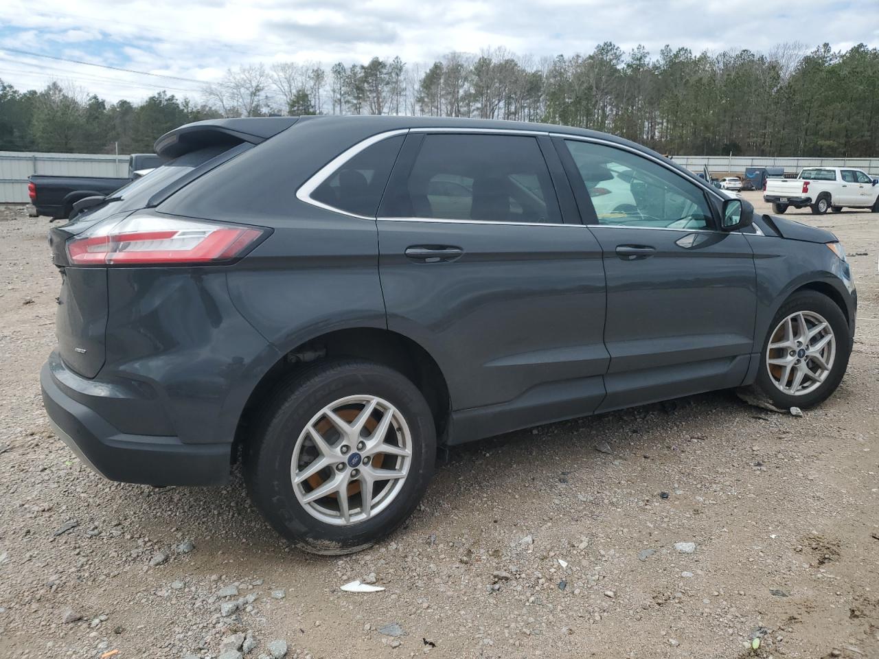 2021 Ford Edge - Image 3
